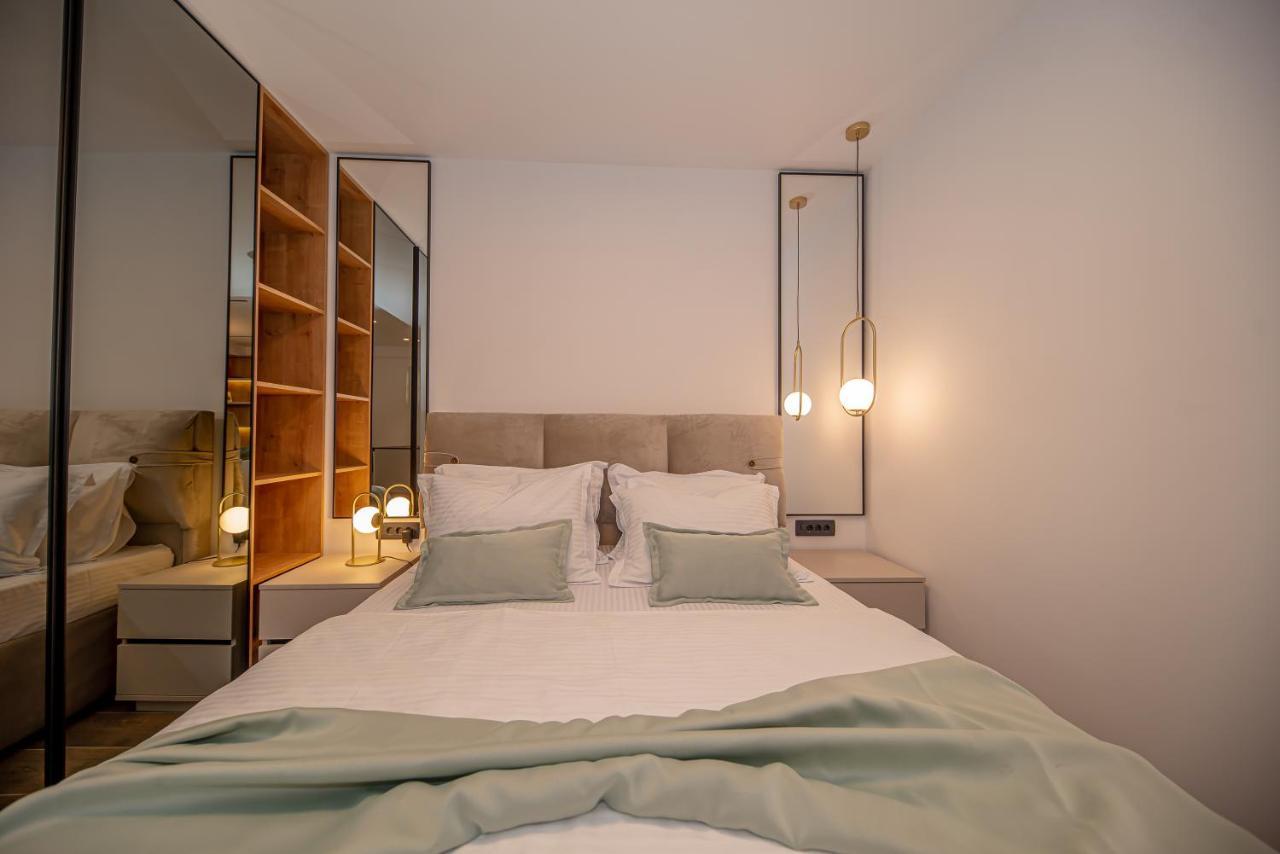 N&N Lux Guest House Bar Buitenkant foto