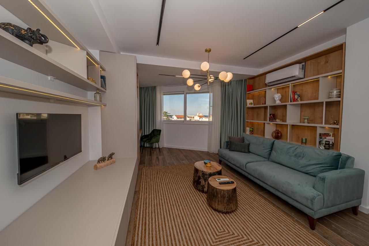 N&N Lux Guest House Bar Buitenkant foto